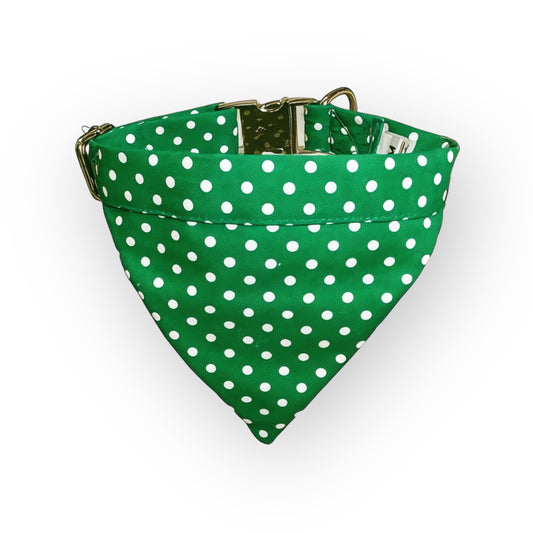 Green and White Polkadot No Tangle Dog Collar